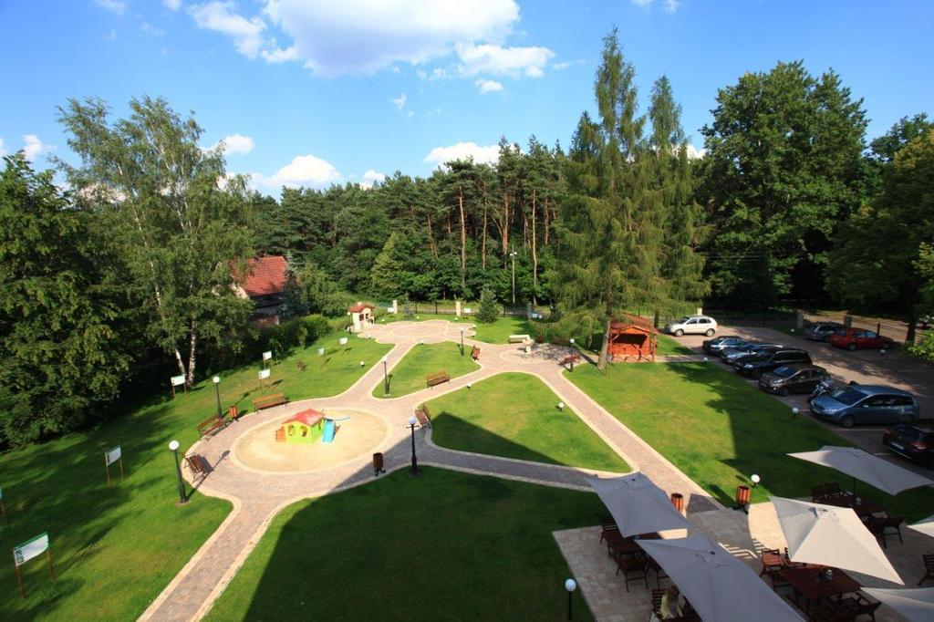 Hotel Modrzewiowy Dwor กลีวิตเซ ภายนอก รูปภาพ