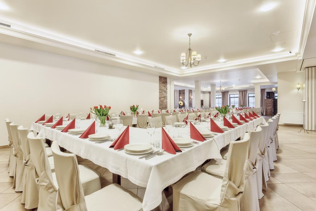 Hotel Modrzewiowy Dwor กลีวิตเซ ภายนอก รูปภาพ