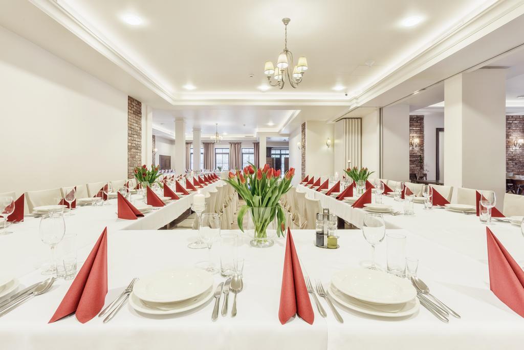 Hotel Modrzewiowy Dwor กลีวิตเซ ภายนอก รูปภาพ